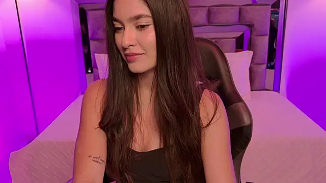 Bella Clark2 online show from 6, 11, 2025