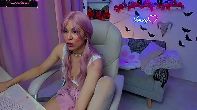 Snapshot of VenusIsLove_ chatting on 26, 10, 2025 VenusIsLove online show from 26, 10, 2025