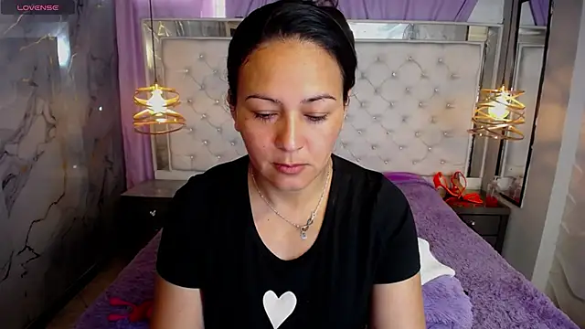 Snapshot of Melissa-roberts chatting on 15, 11, 2025 Melissa-roberts online show from 15, 11, 2025