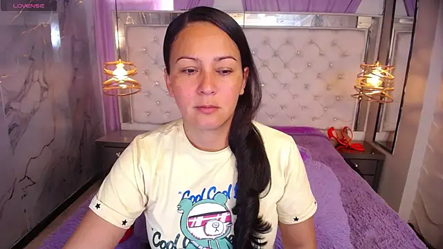 Snapshot of Melissa-roberts chatting on 28, 11, 2025 Melissa-roberts online show from 28, 11, 2025