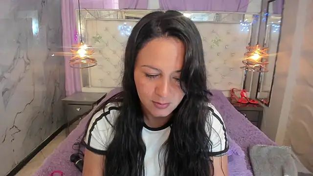 Snapshot of Melissa-roberts chatting on 16, 12, 2025 Melissa-roberts online show from 16, 12, 2025