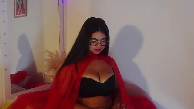 Snapshot of Zafiro_Evans chatting on 29, 11, 2025 Zafiro Evans online show from 29, 11, 2025