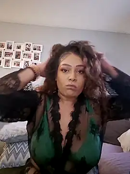 Snapshot of BubblesLovexox chatting on 25, 10, 2025 BubblesLovexox online show from 25, 10, 2025