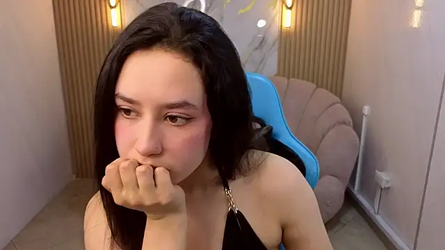 Snapshot of Aleja05_b chatting on 15, 11, 2025 Aleja05 b online show from 15, 11, 2025