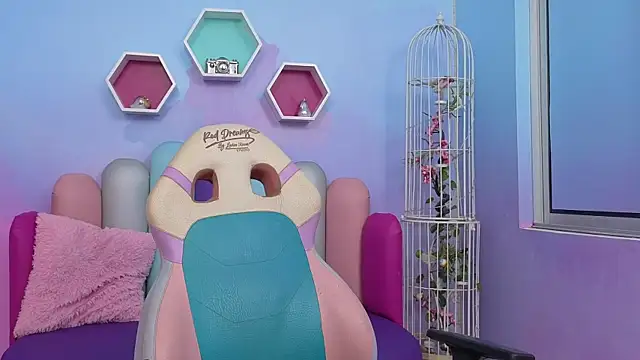 Snapshot of Sasha-Monroe chatting on 6, 11, 2025 Sasha-Monroe online show from 6, 11, 2025