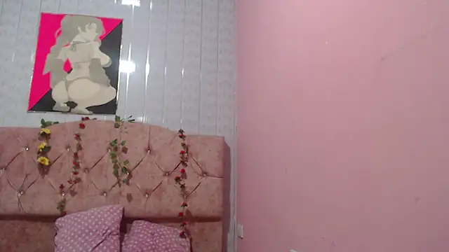 Snapshot of Victoria_Alvarez chatting on 8, 11, 2025 Victoria Alvarez online show from 8, 11, 2025