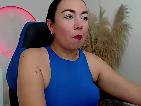 Snapshot of Yadis_hot chatting on 12, 11, 2025 Yadis hot online show from 12, 11, 2025