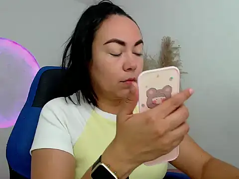 Snapshot of Yadis_hot chatting on 15, 11, 2025 Yadis hot online show from 15, 11, 2025