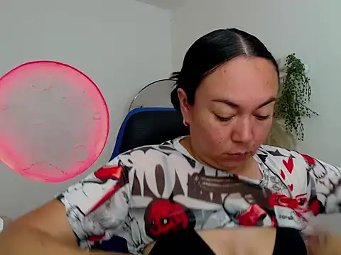 Snapshot of Yadis_hot chatting on 1, 12, 2025 Yadis hot online show from 1, 12, 2025