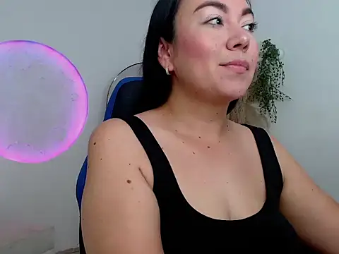 Snapshot of Yadis_hot chatting on 2, 12, 2025 Yadis hot online show from 2, 12, 2025