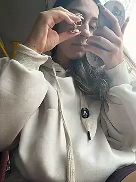 sarah honey   online show from 24, 11, 2025