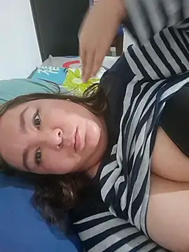 Snapshot of SaraCute_1 chatting on 5, 11, 2025 SaraCute 1 online show from 5, 11, 2025