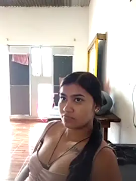 Snapshot of lindalatina11 chatting on 26, 10, 2025 lindalatina11 online show from 26, 10, 2025