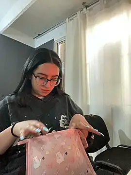 Snapshot of Kloe_Novoa chatting on 12, 11, 2025 Kloe Novoa online show from 12, 11, 2025