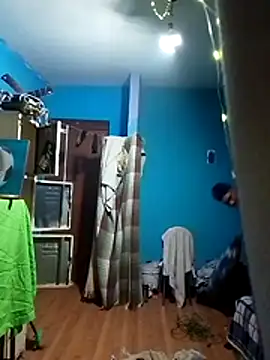 Ojitosbrrr online show from 5, 12, 2025