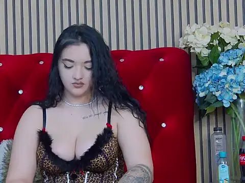 Snapshot of LaraBloom chatting on 21, 11, 2025 LaraBloom online show from 21, 11, 2025