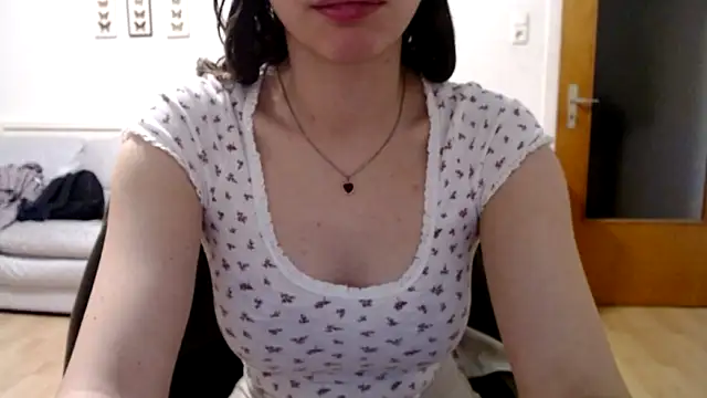 Snapshot of bellefleurrr chatting on 4, 11, 2025 bellefleurrr online show from 4, 11, 2025