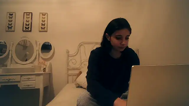 bellefleurrr online show from 13, 2, 2026