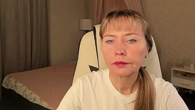 Snapshot of Carla_Vogue chatting on 5, 11, 2025 Carla Vogue online show from 5, 11, 2025