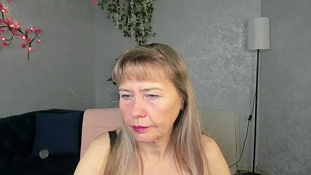 Snapshot of Carla_Vogue chatting on 11, 11, 2025 Carla Vogue online show from 11, 11, 2025