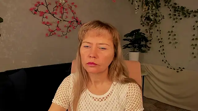 Snapshot of Carla_Vogue chatting on 17, 11, 2025 Carla Vogue online show from 17, 11, 2025