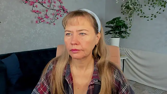 Snapshot of Carla_Vogue chatting on 18, 11, 2025 Carla Vogue online show from 18, 11, 2025