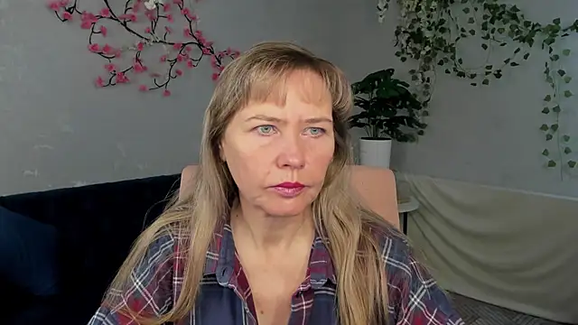 Snapshot of Carla_Vogue chatting on 19, 11, 2025 Carla Vogue online show from 19, 11, 2025