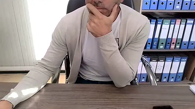 Snapshot of Evasionee chatting on 3, 11, 2025 Evasionee online show from 3, 11, 2025