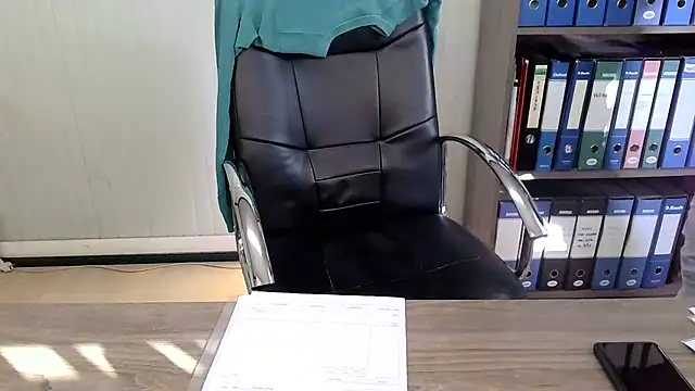 Snapshot of Evasionee chatting on 4, 11, 2025 Evasionee online show from 4, 11, 2025