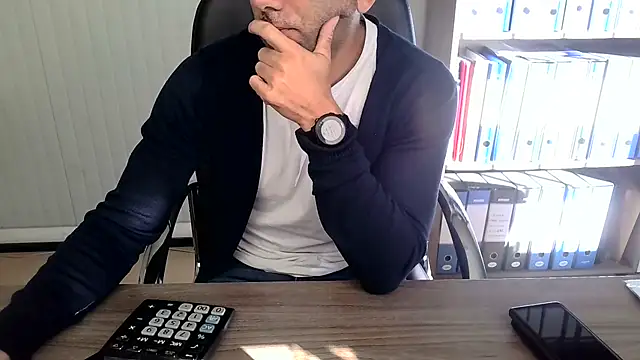 Snapshot of Evasionee chatting on 5, 11, 2025 Evasionee online show from 5, 11, 2025