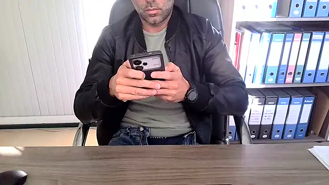 Snapshot of Evasionee chatting on 7, 11, 2025 Evasionee online show from 7, 11, 2025