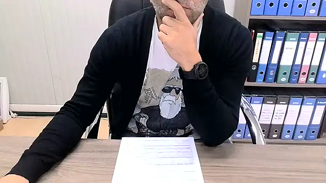 Snapshot of Evasionee chatting on 17, 11, 2025 Evasionee online show from 17, 11, 2025