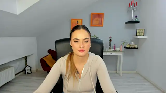 SerenLys online show from 9, 11, 2025