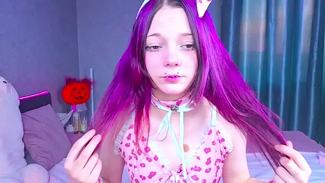 Snapshot of KittieHeart chatting on 6, 11, 2025 KittieHeart online show from 6, 11, 2025