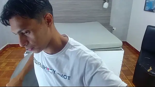 Snapshot of wiltom_ chatting on 6, 11, 2025 wiltom online show from 6, 11, 2025