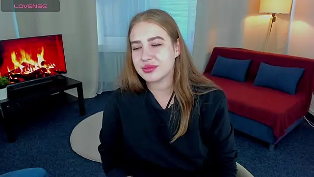 Snapshot of ElaraBloom chatting on 30, 10, 2025 ElaraBloom online show from 30, 10, 2025