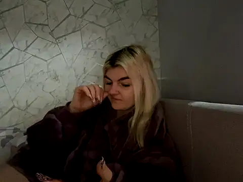 rosie-hipstergal online show from 15, 11, 2025