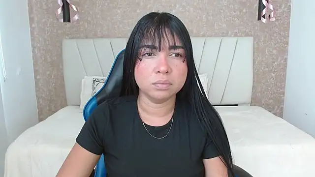 Snapshot of AliceSmity_ chatting on 23, 11, 2025 AliceSmity online show from 23, 11, 2025