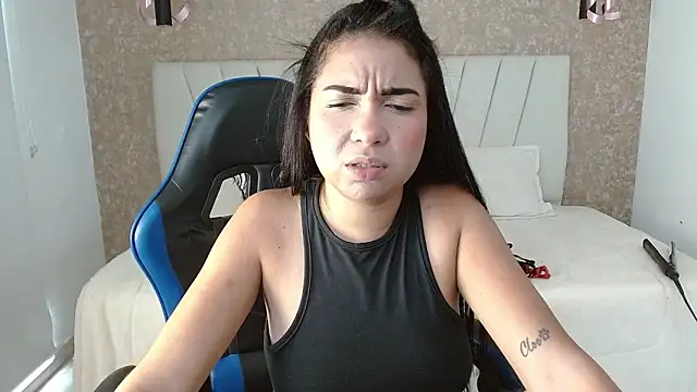 Snapshot of AliceSmity_ chatting on 28, 11, 2025 AliceSmity online show from 28, 11, 2025