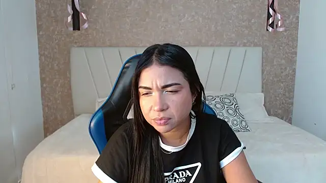 Snapshot of AliceSmity_ chatting on 1, 12, 2025 AliceSmity online show from 1, 12, 2025