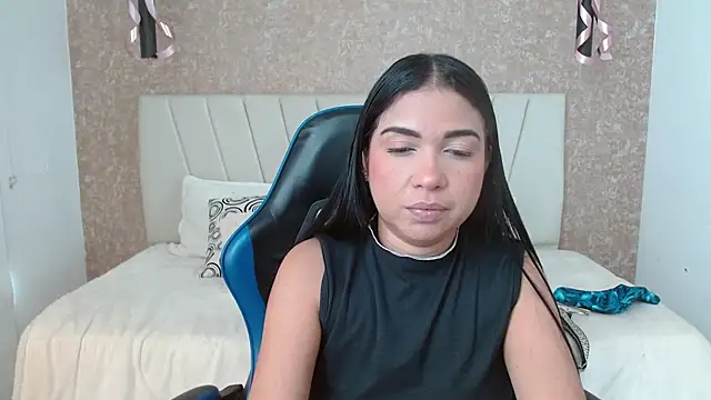 Snapshot of AliceSmity_ chatting on 14, 12, 2025 AliceSmity online show from 14, 12, 2025