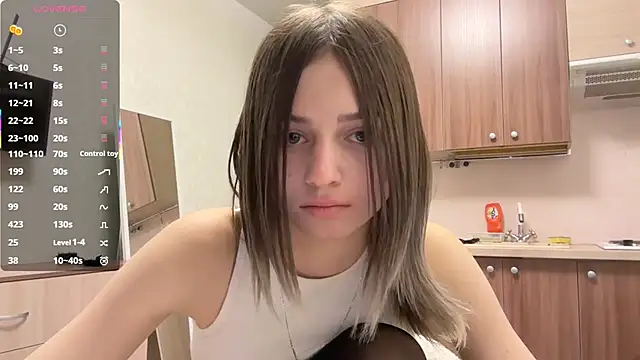 AidaGloshen online show from 4, 12, 2025