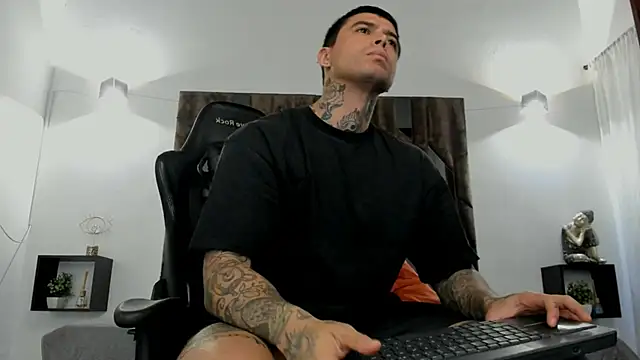 Snapshot of MATEO_DILUCA chatting on 29, 11, 2025 MATEO DILUCA online show from 29, 11, 2025