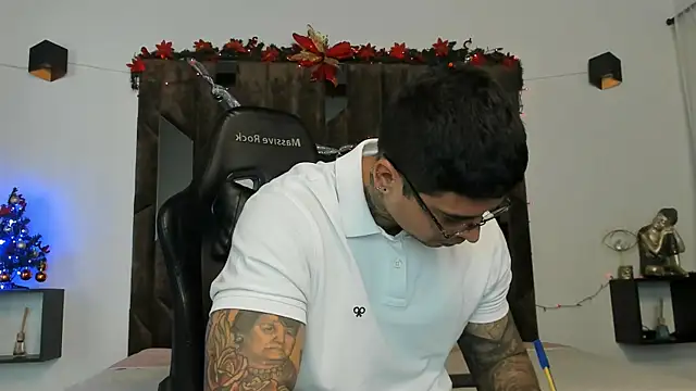 Snapshot of MATEO_DILUCA chatting on 17, 12, 2025 MATEO DILUCA online show from 17, 12, 2025