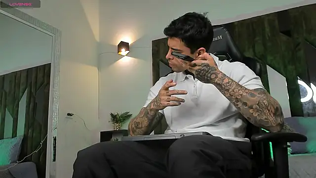 MATEO DILUCA online show from 4, 2, 2026