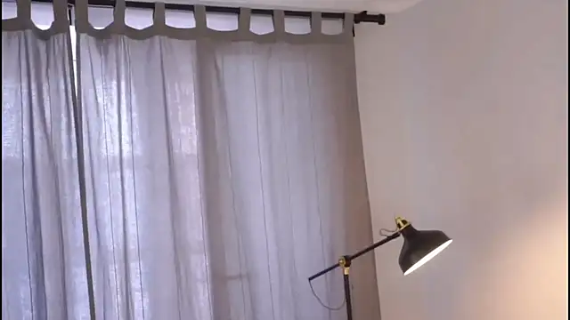 Helenspenss  online show from 6, 11, 2025