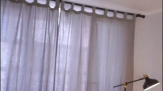 Helenspenss  online show from 12, 11, 2025