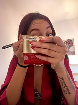 Snapshot of StephanyRouss chatting on 4, 12, 2025 StephanyRouss online show from 4, 12, 2025