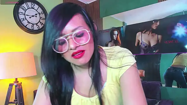 Snapshot of karla_al chatting on 17, 12, 2025 karla al online show from 17, 12, 2025