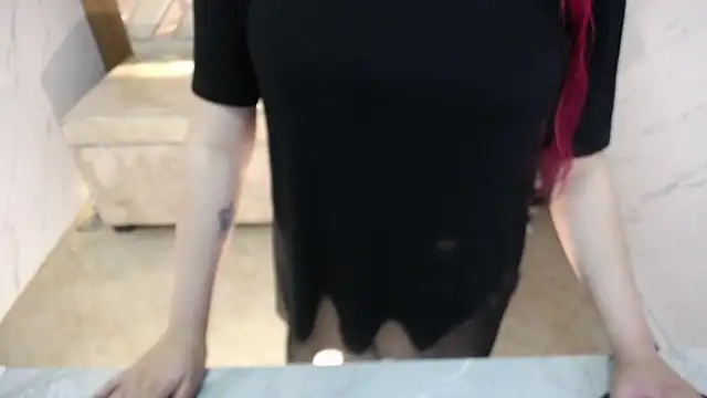 Snapshot of Little_cherry_b chatting on 28, 11, 2025 Little cherry b online show from 28, 11, 2025